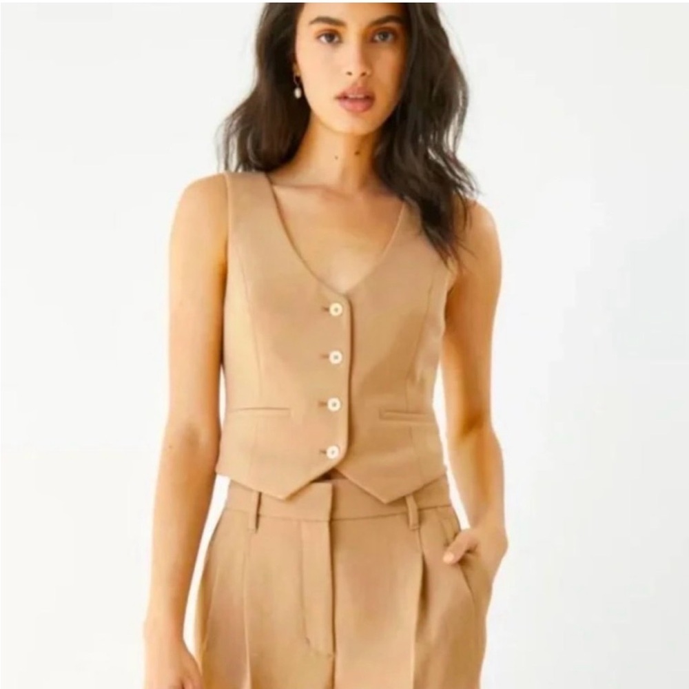 Wilfred Desire vest twill tan 12